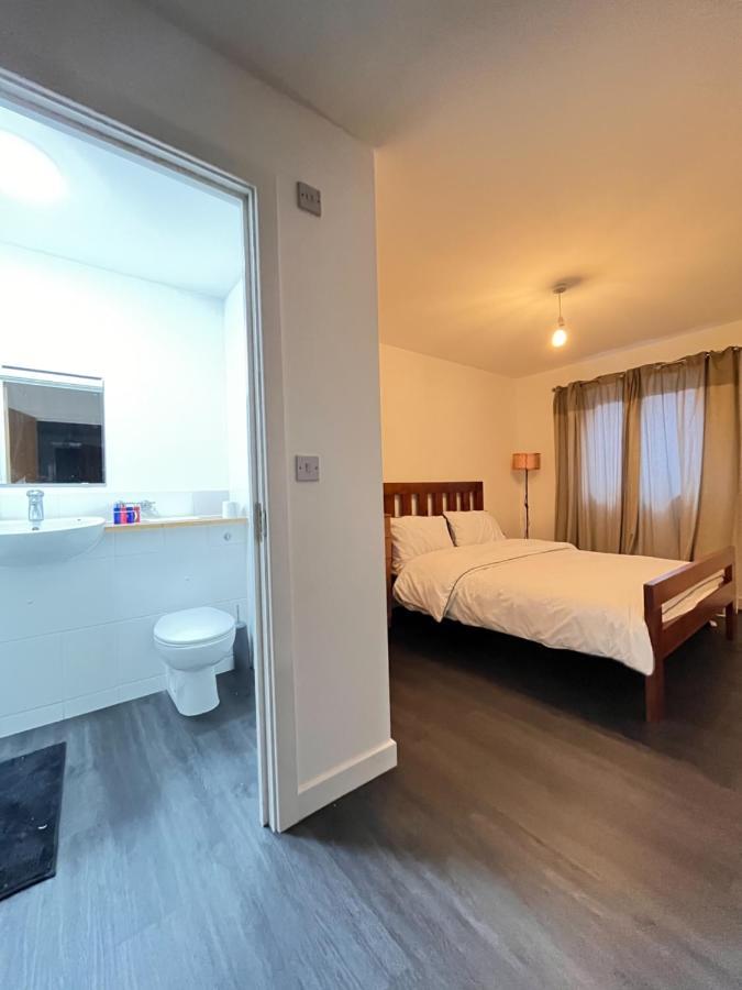 Spacious London Apartment 5 Min Walk To Leytonstone Underground Station And 5 Stops To Zone 1 Luaran gambar