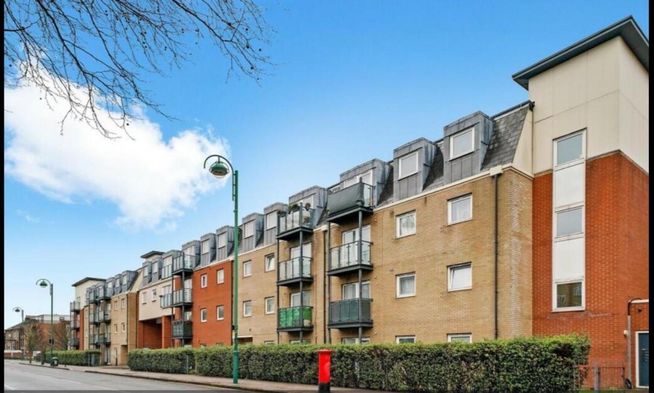 Spacious London Apartment 5 Min Walk To Leytonstone Underground Station And 5 Stops To Zone 1 Luaran gambar