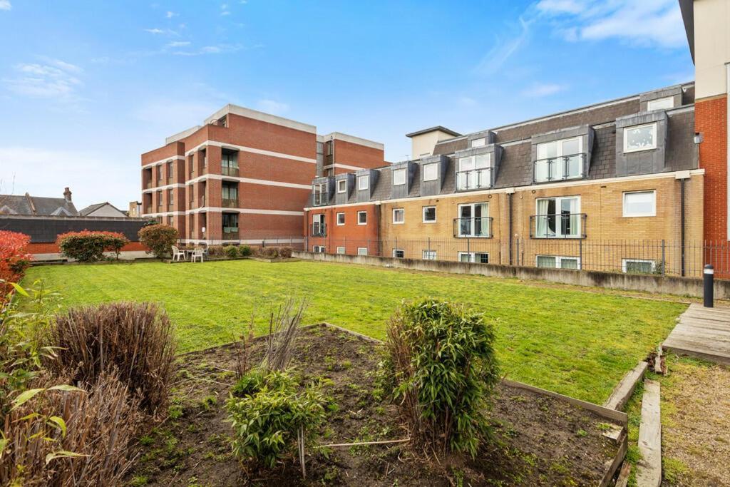 Spacious London Apartment 5 Min Walk To Leytonstone Underground Station And 5 Stops To Zone 1 Luaran gambar